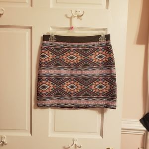Patterned pencil skirt